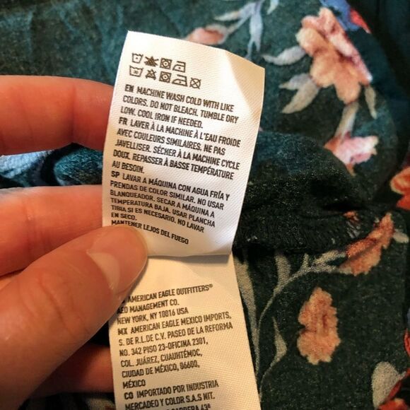 NWT! American eagle‎ long sleeve floral top. Size large - Picture 4 of 9